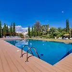 Al - Boho Chic Country Club 別荘